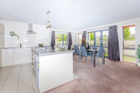 Photo of property in 112 Saint James Drive, Huntington, Hamilton, 3210