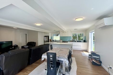 Photo of property in 2/38 Tramway Road, Beach Haven, Auckland, 0626