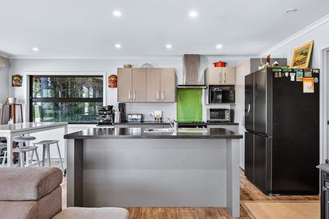 Photo of property in 18 Rangikatea Road, Omori, Turangi, 3381