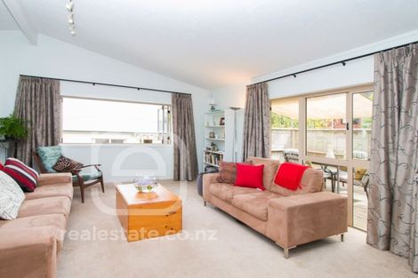 Photo of property in 308 Sunset Road, Windsor Park, Auckland, 0632