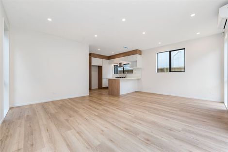 Photo of property in 25 Bronzewater Drive, Silverdale, 0932
