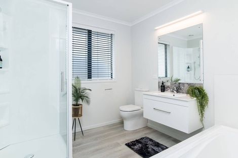 Photo of property in 26 Campbell Place, Marton, 4710