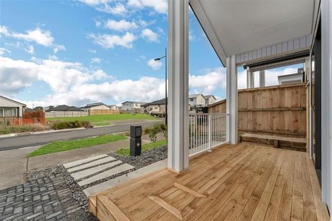 Photo of property in 11 Cronshaw Road, Karaka, Papakura, 2113