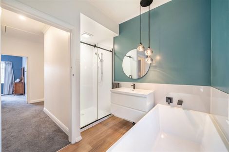 Photo of property in 6 Onehuka Road, Tirohanga, Lower Hutt, 5010