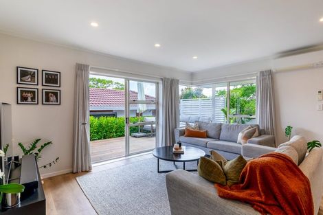 Photo of property in 1a Compass Place, Te Atatu Peninsula, Auckland, 0610