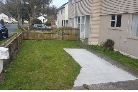 Photo of property in 5- 7 Hazard Grove, Cannons Creek, Porirua, 5024