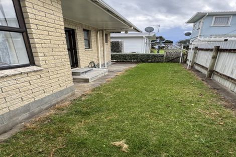 Photo of property in 76 Sixth Avenue, Urenui, 4377