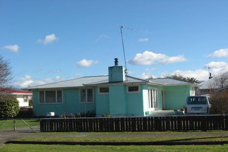 Photo of property in 16 Taylor Street, Carterton, 5713