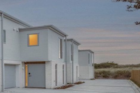 Photo of property in 3/50 Marine Parade, North New Brighton, Christchurch, 8083