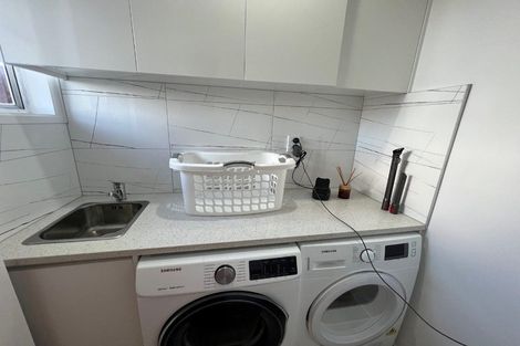 Photo of property in 35 Leaver Place, Weymouth, Auckland, 2103