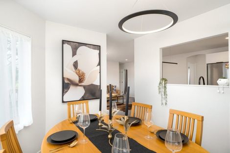 Photo of property in 4 San Pablo Way, Henderson, Auckland, 0612