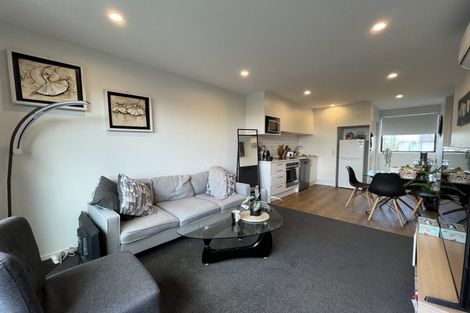 Photo of property in 8/1 Fruitvale Road, New Lynn, Auckland, 0600