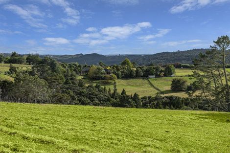 Photo of property in 13 Vaughans Road, Okura, Albany, 0792