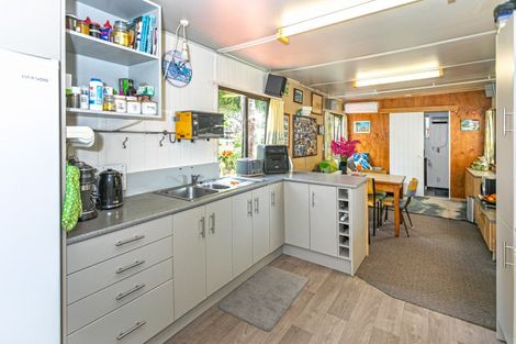 Photo of property in 121 Waireka Place, Whangamata, 3620