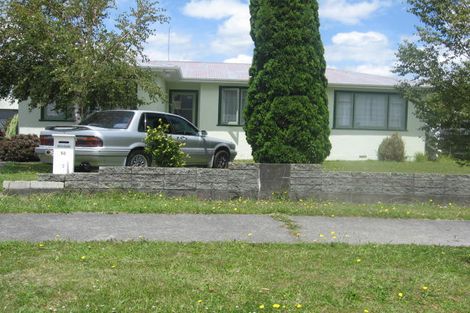 Photo of property in 14 Freyberg Street, Feilding, 4702