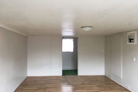 Photo of property in 29 Chilcott Road, Henderson, Auckland, 0612