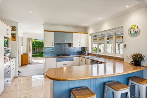 Photo of property in 194 Milne Drive, Paraparaumu, 5032