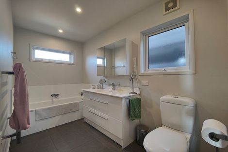 Photo of property in 8 Selkirk Way, Karori, Wellington, 6012