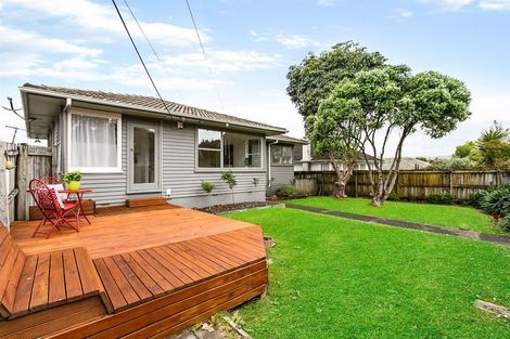Photo of property in 29 Woodside Road, Massey, Auckland, 0614