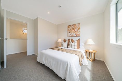 Photo of property in 70c Heretaunga Square, Silverstream, Upper Hutt, 5019