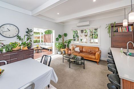 Photo of property in 9 Selwyn Crescent, College Estate, Whanganui, 4500