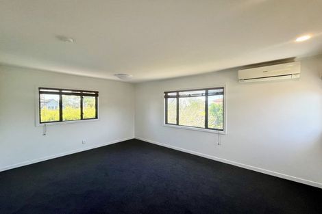 Photo of property in 2/5 Seacliffe Avenue, Belmont, Auckland, 0622