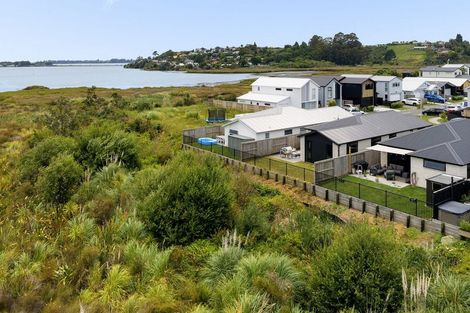 Photo of property in 19 Hinaki Street, Poike, Tauranga, 3112