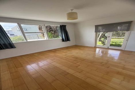 Photo of property in 18a Dallinghoe Crescent, Milford, Auckland, 0620