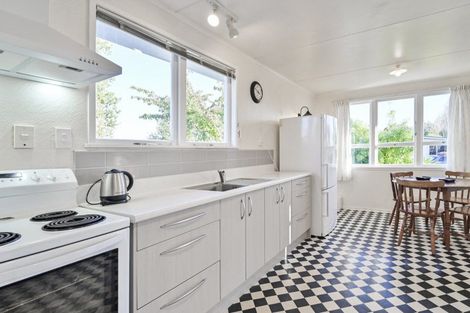 Photo of property in 215 Sunnybank Crescent, Camberley, Hastings, 4120