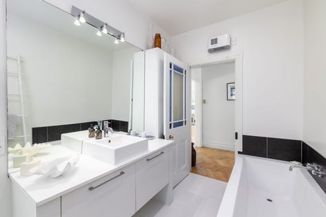 Photo of property in 33 Hawkesbury Avenue, St Albans, Christchurch, 8014