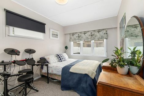 Photo of property in 185 Wainuiomata Road, Wainuiomata, Lower Hutt, 5014