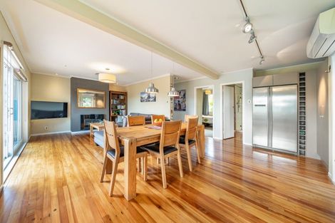 Photo of property in 35 Poto Road, Normandale, Lower Hutt, 5010