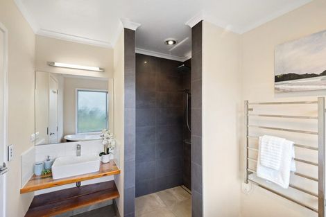 Photo of property in 108a Paparata Road, Bombay, 2675
