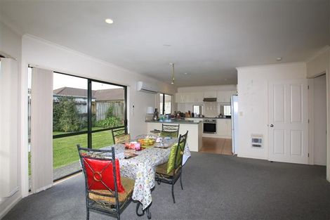 Photo of property in 86 Redcastle Drive, East Tamaki, Auckland, 2013