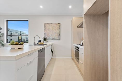 Photo of property in 7/2 Rangitamiro Place, Hobsonville, Auckland, 0616