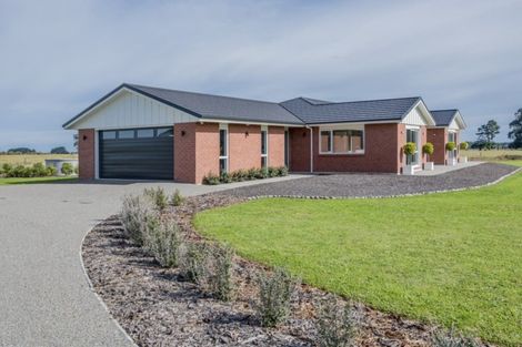 Photo of property in 88 Pohutukawa Drive, Levin, 5571