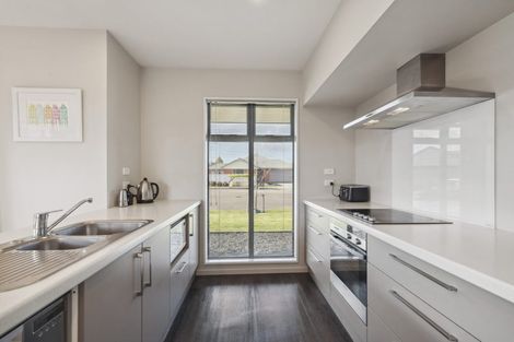 Photo of property in 5 Wisteria Lane, Rangiora, 7400