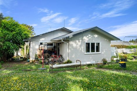Photo of property in 91 Stottholm Road, Titirangi, Auckland, 0604