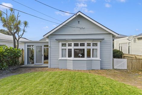 Photo of property in 203 Onepu Road, Lyall Bay, Wellington, 6022