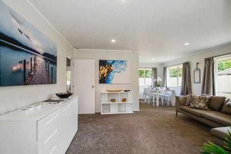 Photo of property in 19 Liddesdale Place, Papakura, 2110