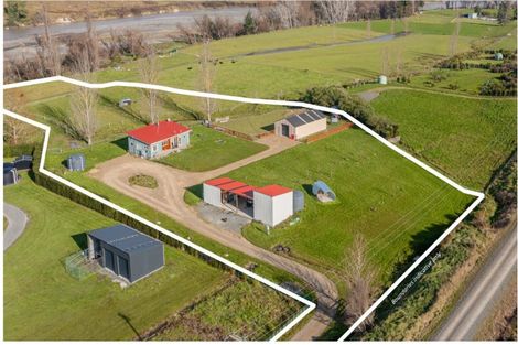 Photo of property in 60 River Road, Otane, Waipawa, 4271