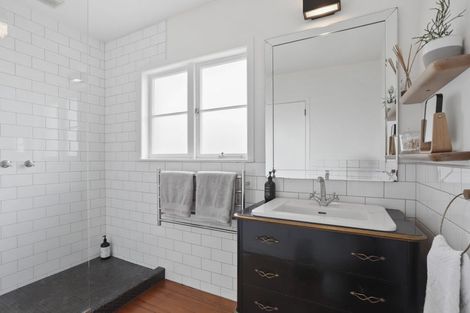 Photo of property in 8 Copley Street, New Lynn, Auckland, 0600