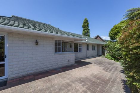 Photo of property in 32 Kohekohe Road, Waikanae, 5036