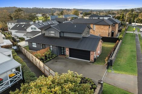 Photo of property in 2a Roland Road, Greenhithe, Auckland, 0632