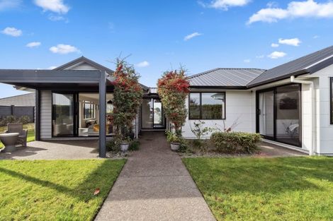 Photo of property in 1 Ruru Street, Cambridge, 3434