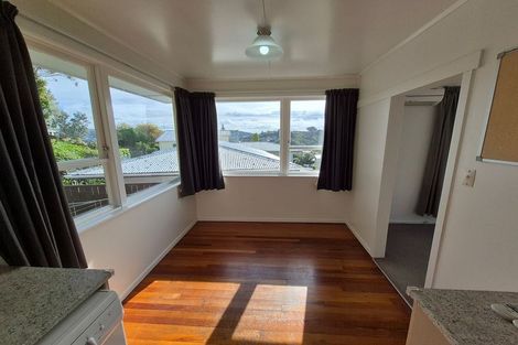 Photo of property in 92 Beazley Avenue, Paparangi, Wellington, 6037
