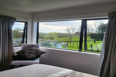 Photo of property in 1 Watts Street, Waipawa, 4210