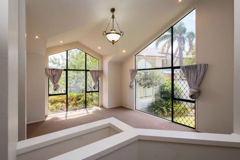 Photo of property in 20 Gillard Place, Eastern Beach, Auckland, 2012