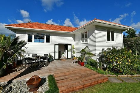 Photo of property in 88 Rosario Crescent, Red Beach, 0932