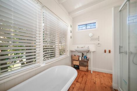 Photo of property in 195 Hinemoa Street, Birkenhead, Auckland, 0626
